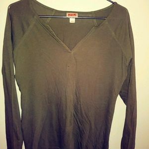 Women's army Green Long Sleeve V Neck tee shirt.